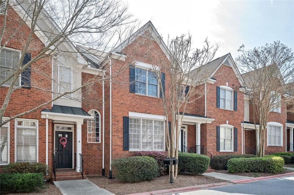 3 bedroom, 3 bathroom townhouse sold at 4743 LONGCOURT Drive, Atlanta, GA 30339