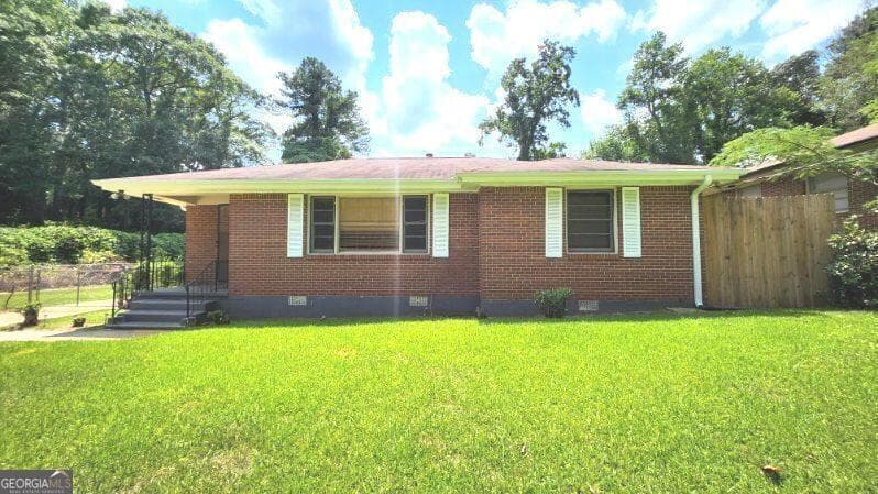 3 bedroom, 2 bathroom single family residence sold at 2213 Sharon Way, Decatur, GA 30032