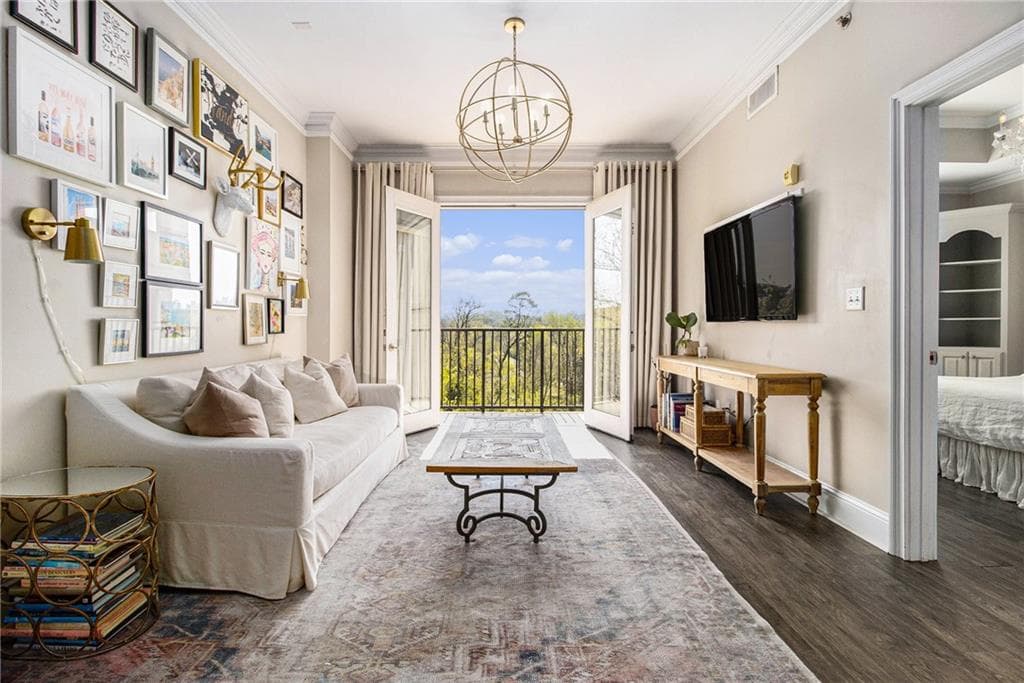 1 bedroom, 1 bathroom condominium sold at 2277 Peachtree Road 503, Atlanta, GA 30309