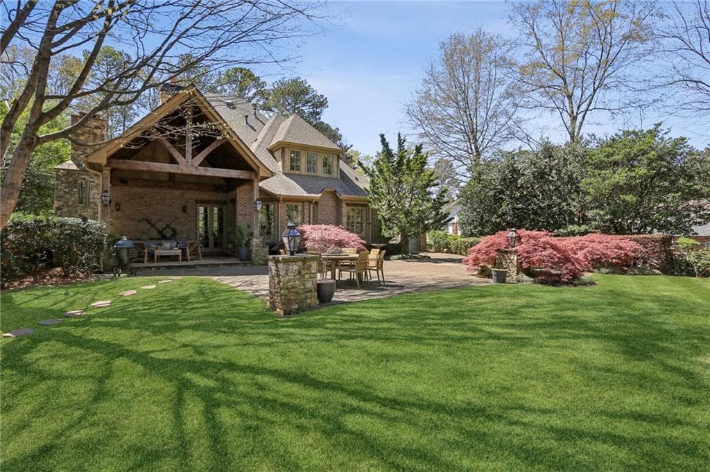 6 bedroom, 7 bathroom, 6,200 sq ft single family residence sold at 710 E Northway Lane, Atlanta, GA 30342