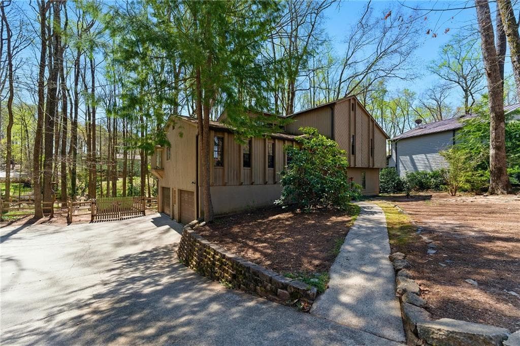 4 bedroom, 3 bathroom single family residence sold at 3292 Holly Mill Court, Marietta, GA 30062