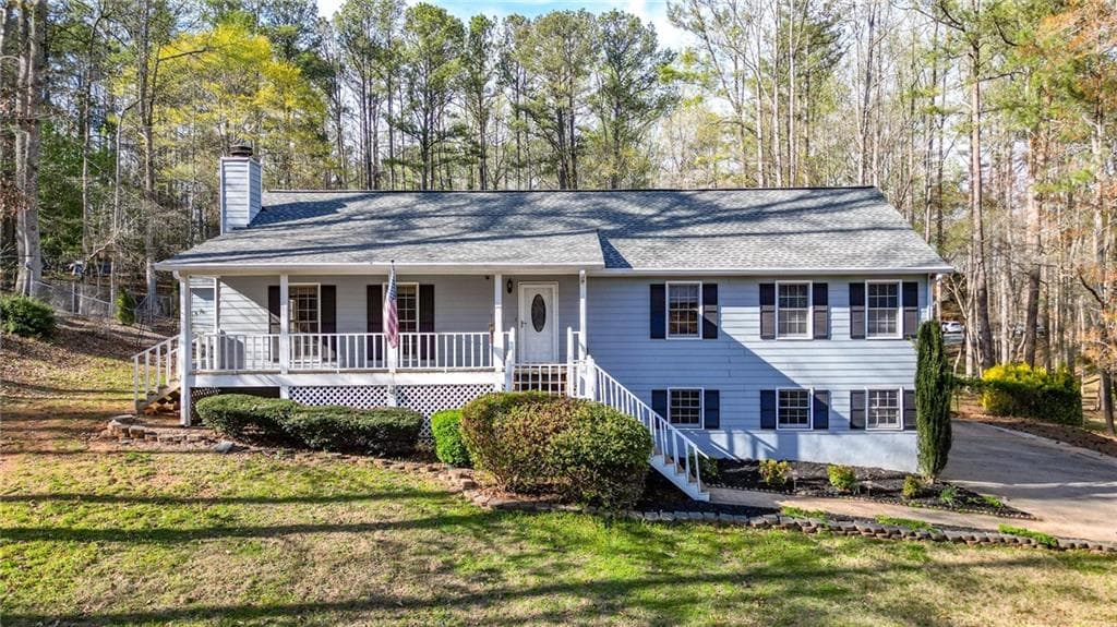 3 bedroom, 3 bathroom single family residence sold at 907 Missy Lane, Woodstock, GA 30188