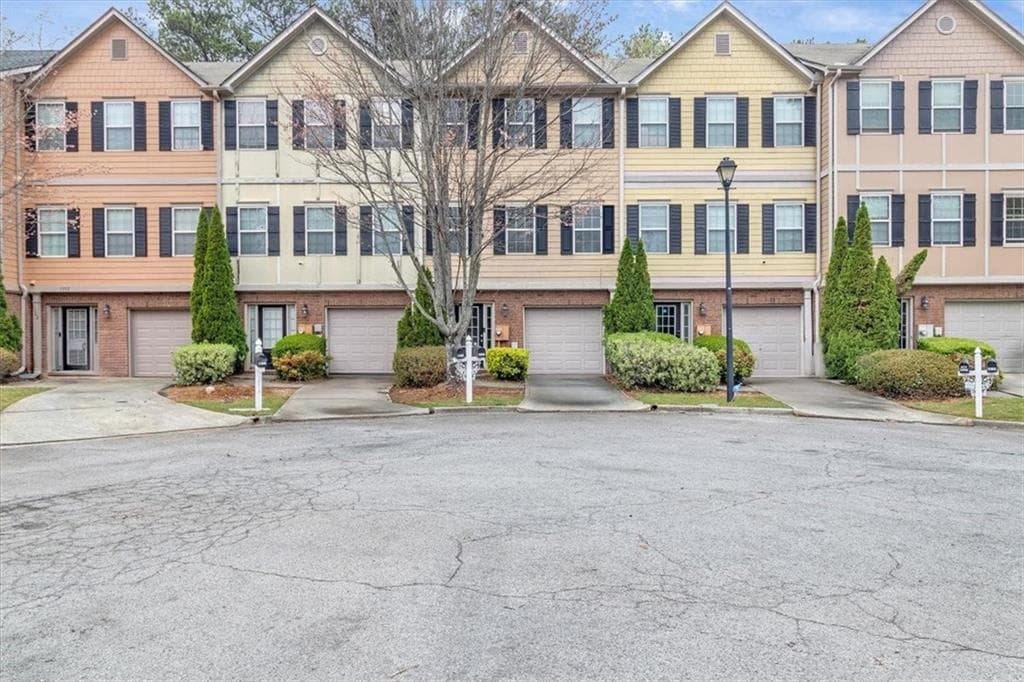 4 bedroom, 4 bathroom townhouse sold at 1506 Knights Trail, Stone Mountain, GA 30083