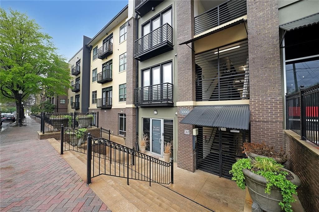2 bedroom, 2 bathroom condominium sold at 5300 Peachtree Road 3107, Chamblee, GA 30341