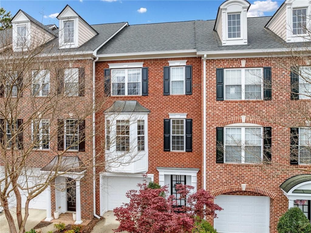 2 bedroom, 3 bathroom townhouse sold at 4908 Waters Edge Trail, Roswell, GA 30075