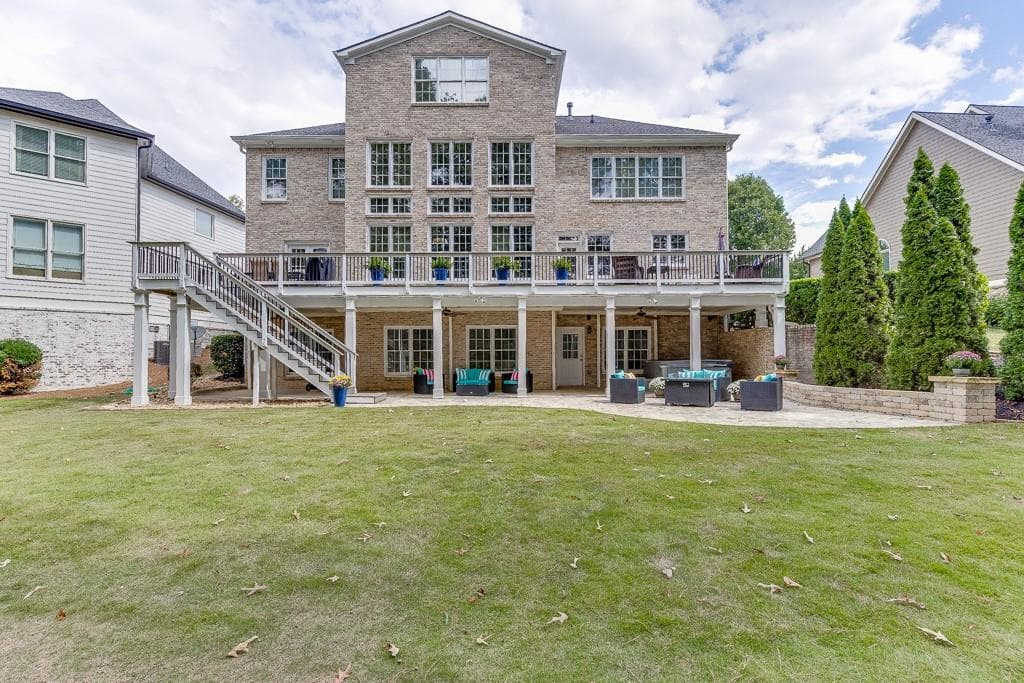 6 bedroom, 5 bathroom single family residence sold at 1718 Autumn Sage Drive, Dacula, GA 30019