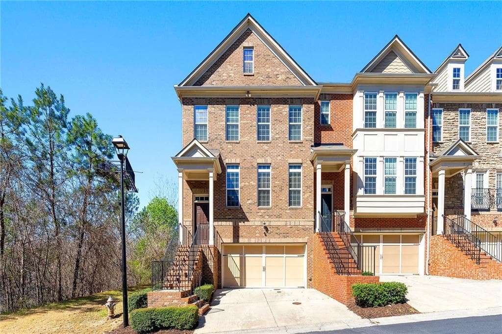 4 bedroom, 4 bathroom townhouse sold at 4852 Merriman Walk 23, Atlanta, GA 30339