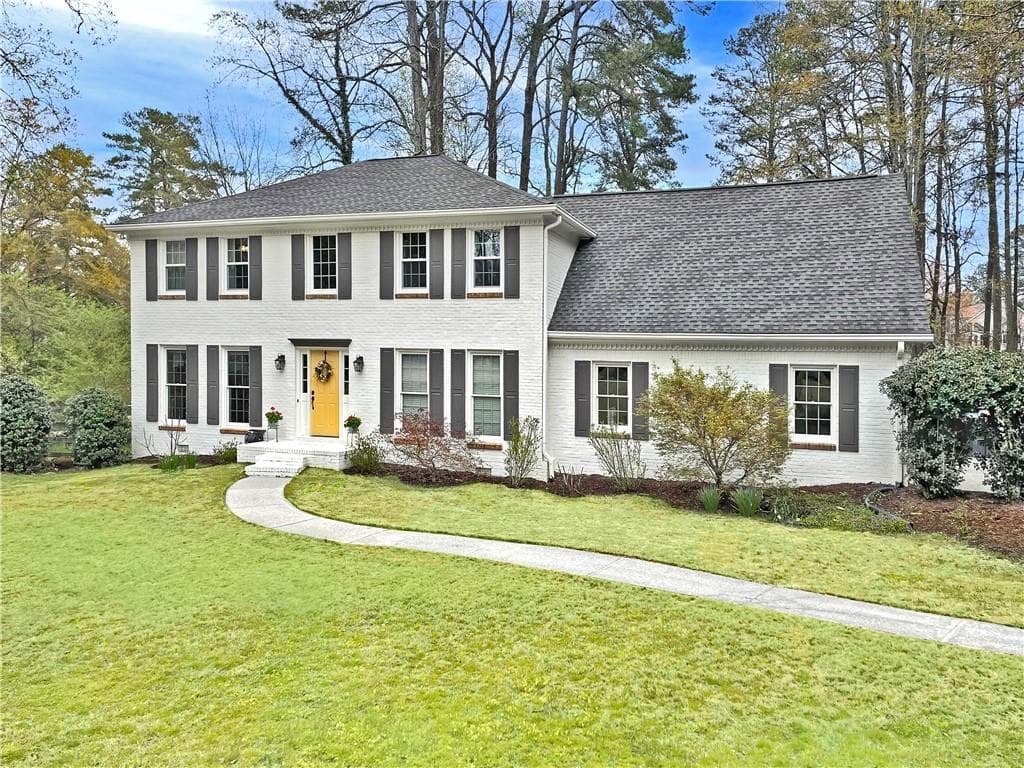 4 bedroom, 4 bathroom single family residence sold at 2480 Roxburgh Drive, Roswell, GA 30076