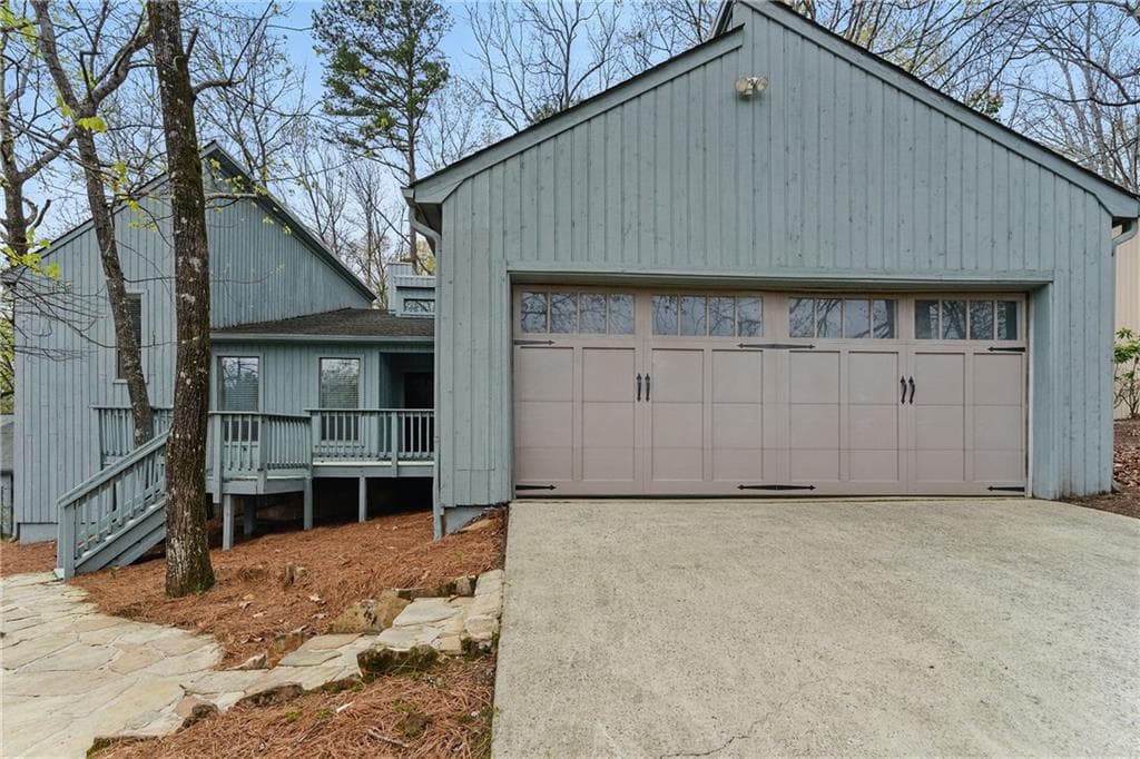 135 S Falcon Bluff, Alpharetta, GA 30022 — most recent listing photo