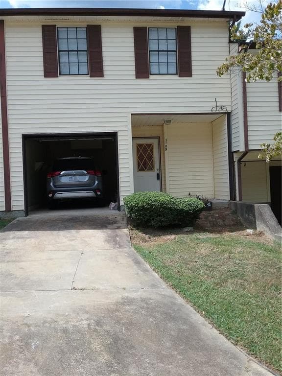 3 bedroom, 3 bathroom townhouse sold at 1109 Pinetree Trail, College Park, GA 30349