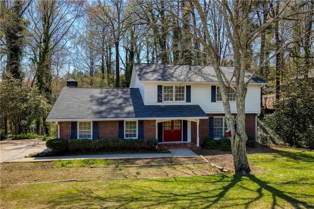 5 bedroom, 3 bathroom single family residence sold at 520 Willeo Road, Roswell, GA 30075