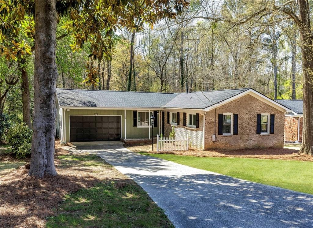 3 bedroom, 2 bathroom single family residence sold at 1488 Drayton Woods Drive, Tucker, GA 30084