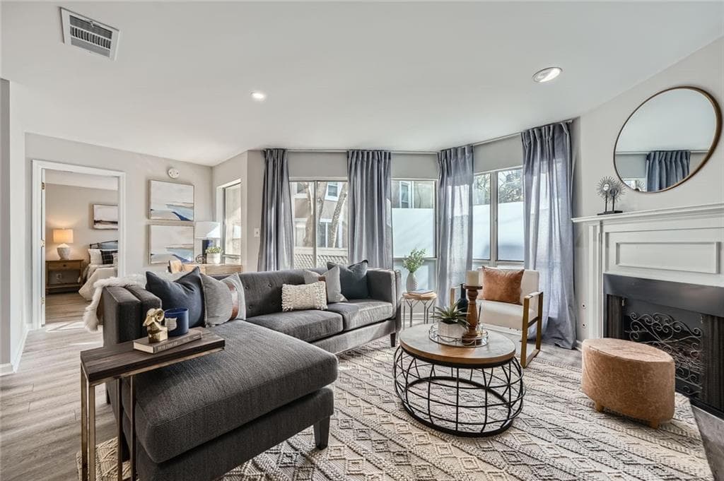 1 bedroom, 1 bathroom condominium sold at 244 13th Street 112, Atlanta, GA 30309