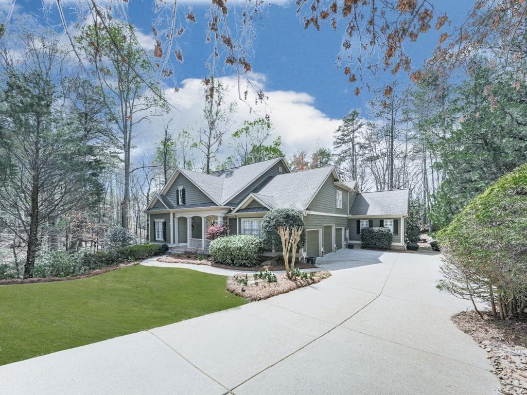 4 bedroom, 4 bathroom single family residence sold at 232 Crescent Moon Way, Canton, GA 30114