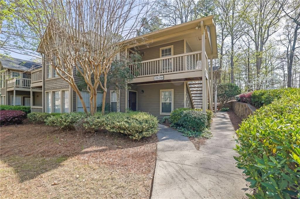 2 bedroom, 2 bathroom, 1,244 sq ft condominium sold at 2707 Country Park Drive, Smyrna, GA 30080
