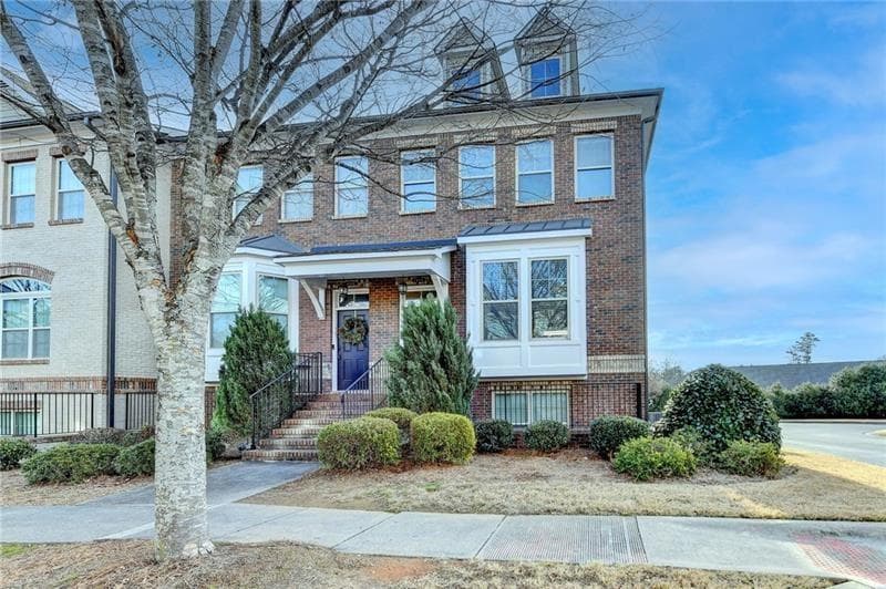 3 bedroom, 4 bathroom townhouse sold at 4323 Tacoma Trace, Suwanee, GA 30024