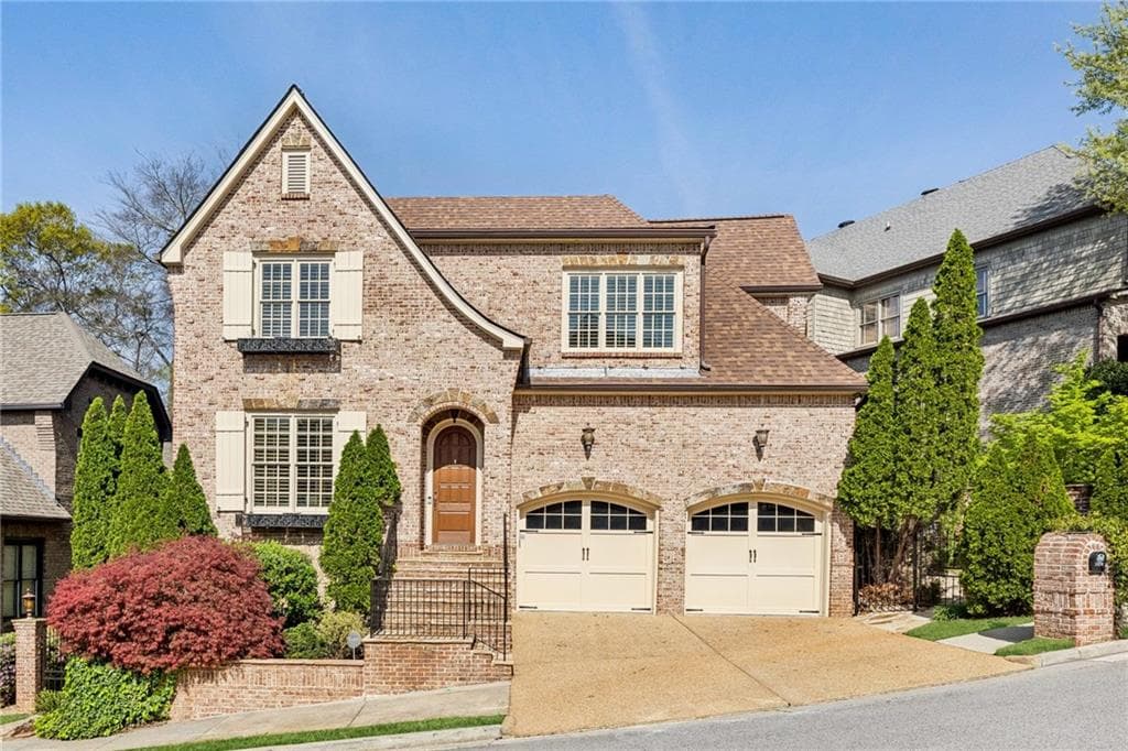 5 bedroom, 5 bathroom single family residence sold at 1820 Buckhead Valley Lane, Atlanta, GA 30324