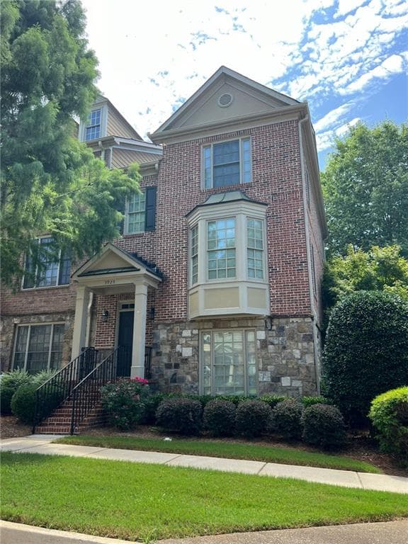 3 bedroom, 4 bathroom townhouse sold at 3923 High Dove Way 16, Smyrna, GA 30082
