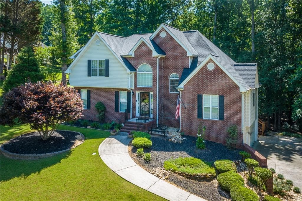 3 bedroom, 3 bathroom single family residence sold at 1107 Fieldstone Drive, Canton, GA 30114
