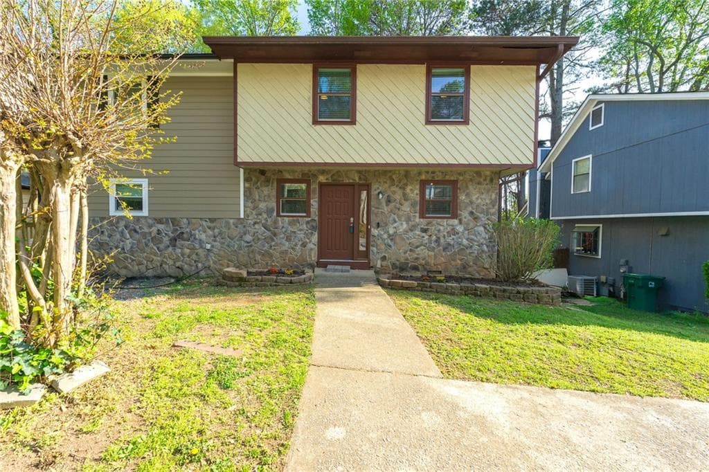 2 bedroom, 2 bathroom single family residence sold at 1248 Falling Water Drive, Smyrna, GA 30080