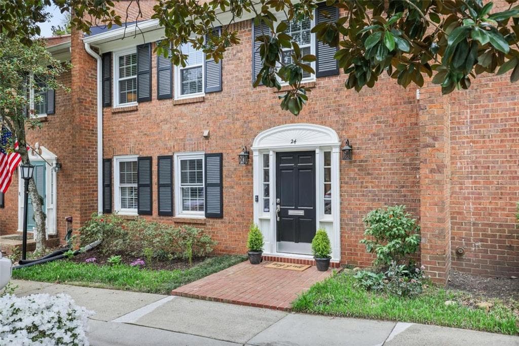 3 bedroom, 3 bathroom townhouse sold at 4620 Wieuca Road 24, Atlanta, GA 30342