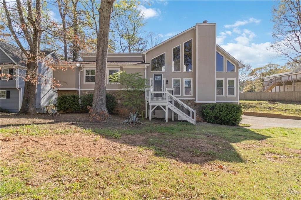 5 bedroom, 3 bathroom single family residence sold at 2730 Interlaken Drive, Marietta, GA 30062