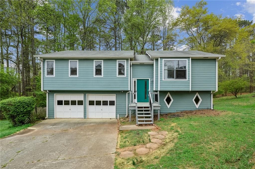 3 bedroom, 2 bathroom single family residence sold at 3055 Sawgrass Trail, Lilburn, GA 30047