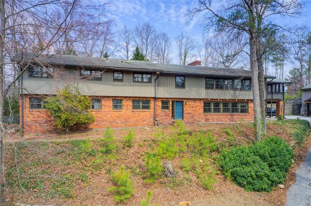 6 bedroom, 4 bathroom, 3,074 sq ft single family residence sold at 120 Maryeanna Drive, Atlanta, GA 30342