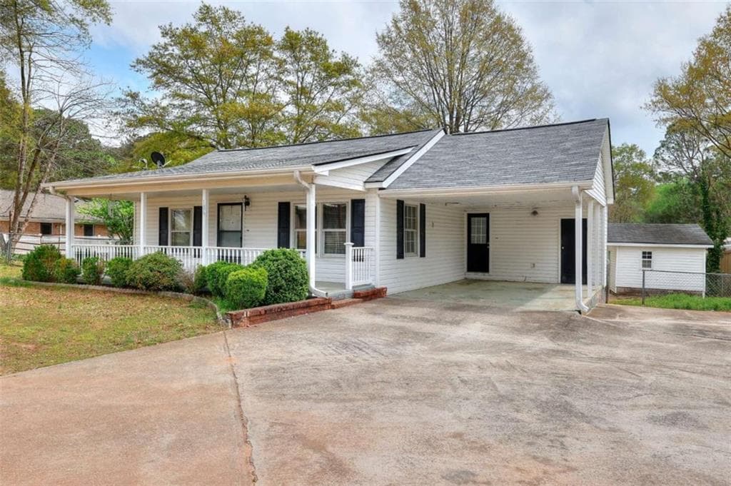 2 bedroom, 3 bathroom single family residence sold at 106 Baker Street, Monroe, GA 30655