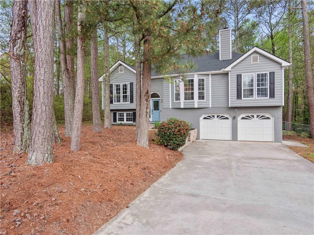 5 bedroom, 3 bathroom single family residence sold at 6522 Parkland Place, Flowery Branch, GA 30542
