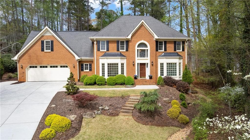 4 bedroom, 4 bathroom single family residence sold at 8920 Willowbrae Lane, Roswell, GA 30076
