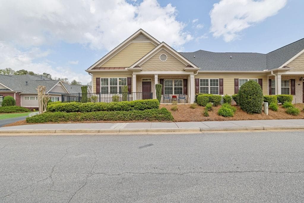 2 bedroom, 2 bathroom condominium sold at 241 Orchards Circle, Woodstock, GA 30188