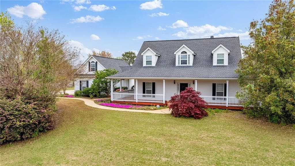 3 bedroom, 3 bathroom single family residence sold at 165 Buckthorn Drive, Jefferson, GA 30549