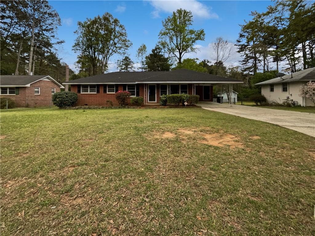 3 bedroom, 2 bathroom single family residence sold at 1899 Stratford Arms Drive, Morrow, GA 30260