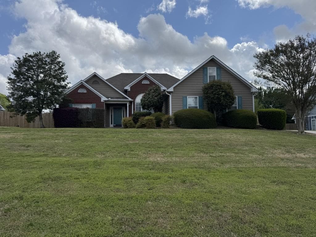 3 bedroom, 2 bathroom single family residence sold at 140 Grayview Court, Grayson, GA 30017