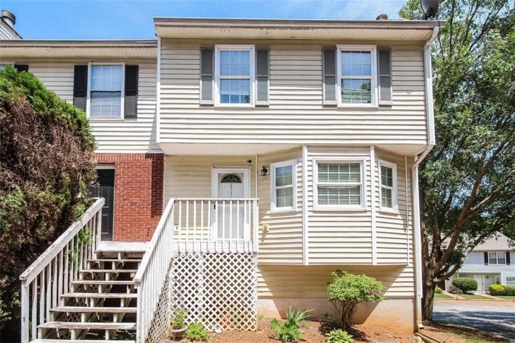 4 bedroom, 4 bathroom, 2,120 sq ft townhouse sold at 6331 Wedgeview Drive, Tucker, GA 30084