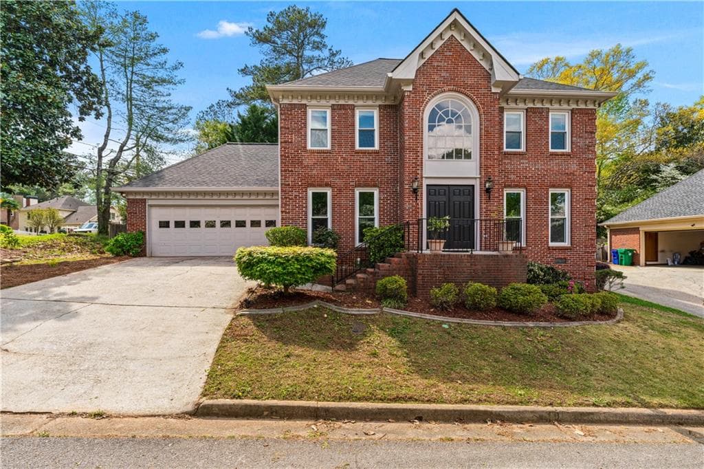 3 bedroom, 3 bathroom single family residence sold at 2804 Livsey Woods Drive, Tucker, GA 30084