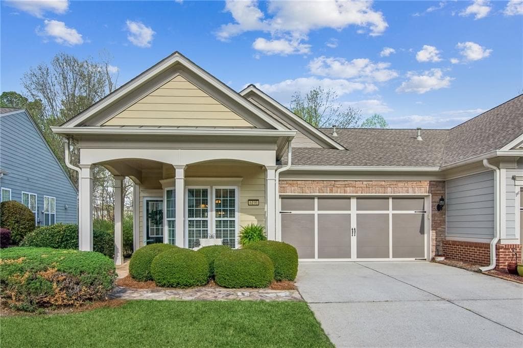 2 bedroom, 2 bathroom townhouse sold at 6196 Longleaf Drive, Hoschton, GA 30548