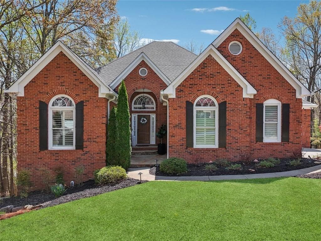 6 bedroom, 6 bathroom single family residence sold at 6060 MASTERS CLUB Drive, Suwanee, GA 30024