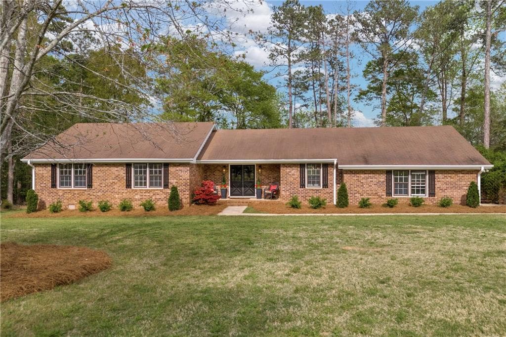 3 bedroom, 2 bathroom single family residence sold at 1231 Windy Creek Drive, Watkinsville, GA 30677