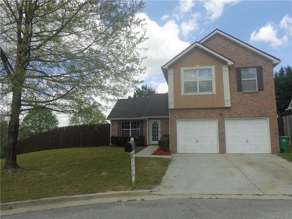 3 bedroom, 3 bathroom single family residence sold at 1325 Sandlewood Court, Lithonia, GA 30058