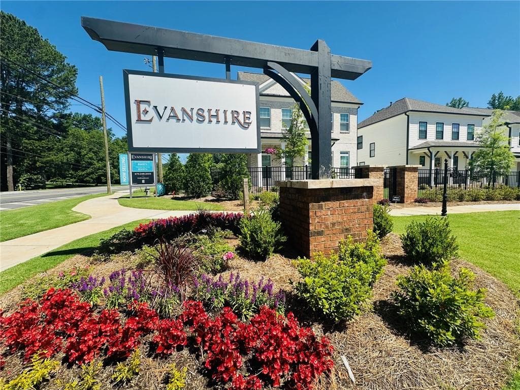 3 bedroom, 4 bathroom townhouse sold at 2551 High Brow Street 39, Duluth, GA 30096
