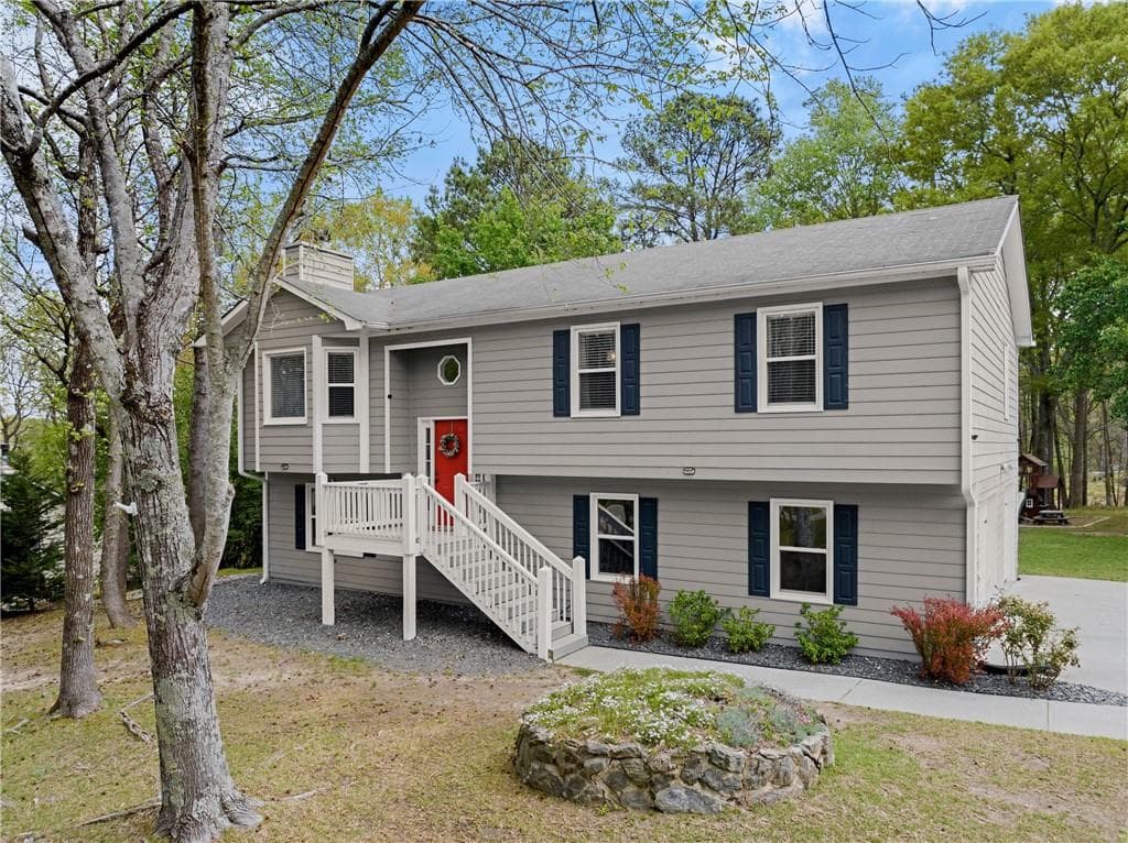 3 bedroom, 3 bathroom single family residence sold at 867 Georgetowne Drive, Winder, GA 30680