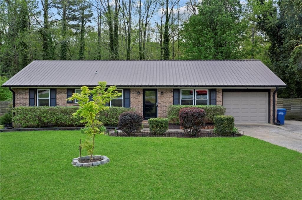 3 bedroom, 2 bathroom single family residence sold at 177 Candy Circle, Winterville, GA 30683