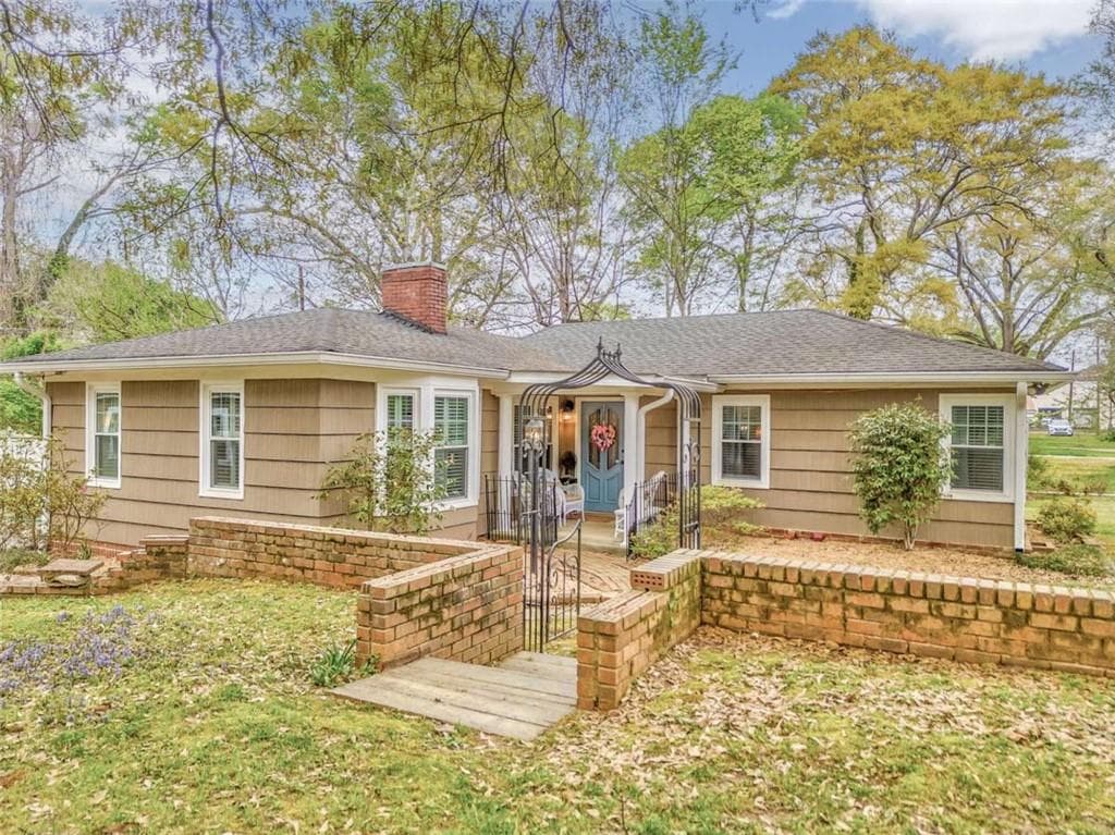 3 bedroom, 2 bathroom single family residence sold at 306 Roswell Avenue, Rome, GA 30161