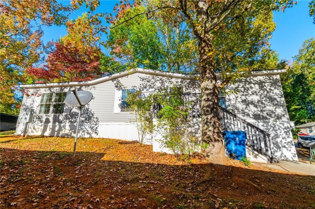 3 bedroom, 2 bathroom single family residence sold at 7024 Evergreen Way, Buford, GA 30518