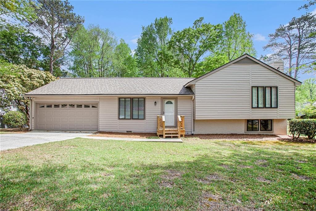 3 bedroom, 2 bathroom single family residence sold at 5286 Westhill Drive, Norcross, GA 30071