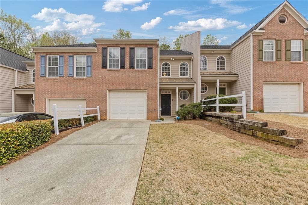 3 bedroom, 3 bathroom townhouse sold at 331 Parkview Manor Drive, Tucker, GA 30084