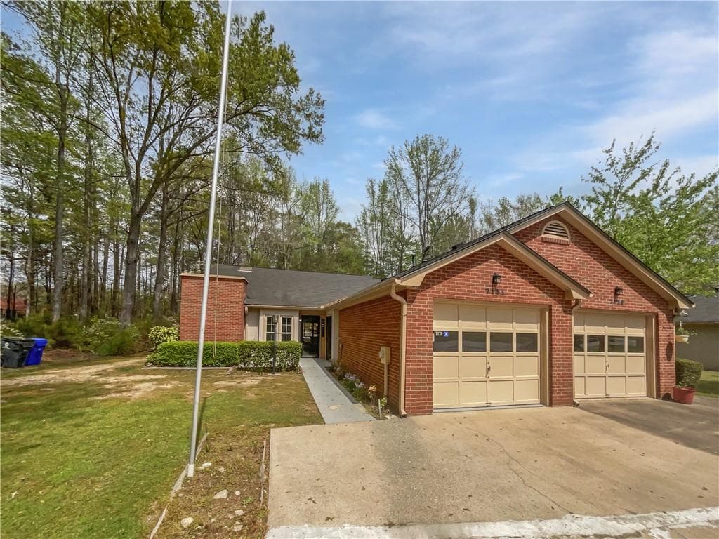 2 bedroom, 2 bathroom townhouse sold at 7131 Forest Lane, Union City, GA 30291