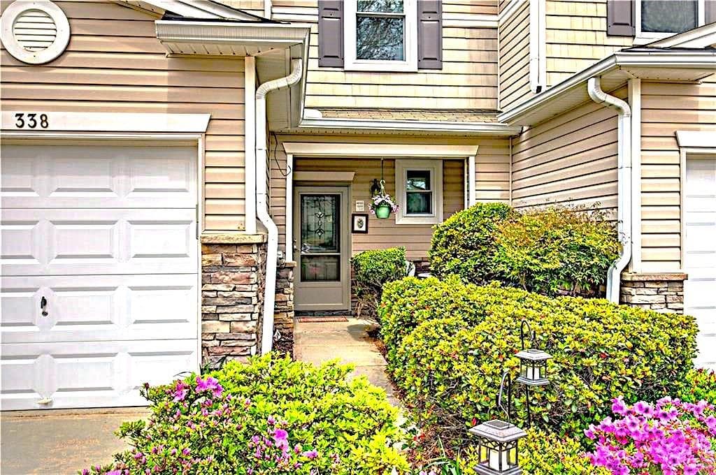 3 bedroom, 3 bathroom townhouse sold at 338 Oak Leaf Place, Acworth, GA 30102